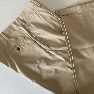 Eddie Bauer Classic Fit Men's Pleated Front Pants Beige, Size 36x34